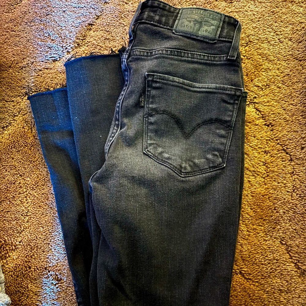 Levi’s Black Ankle Jeans- Women’s